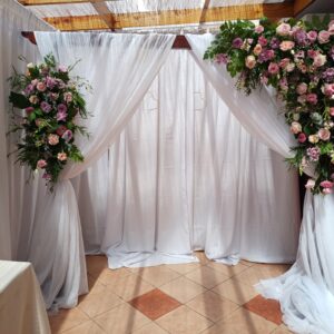 Arco floral con velo 77
