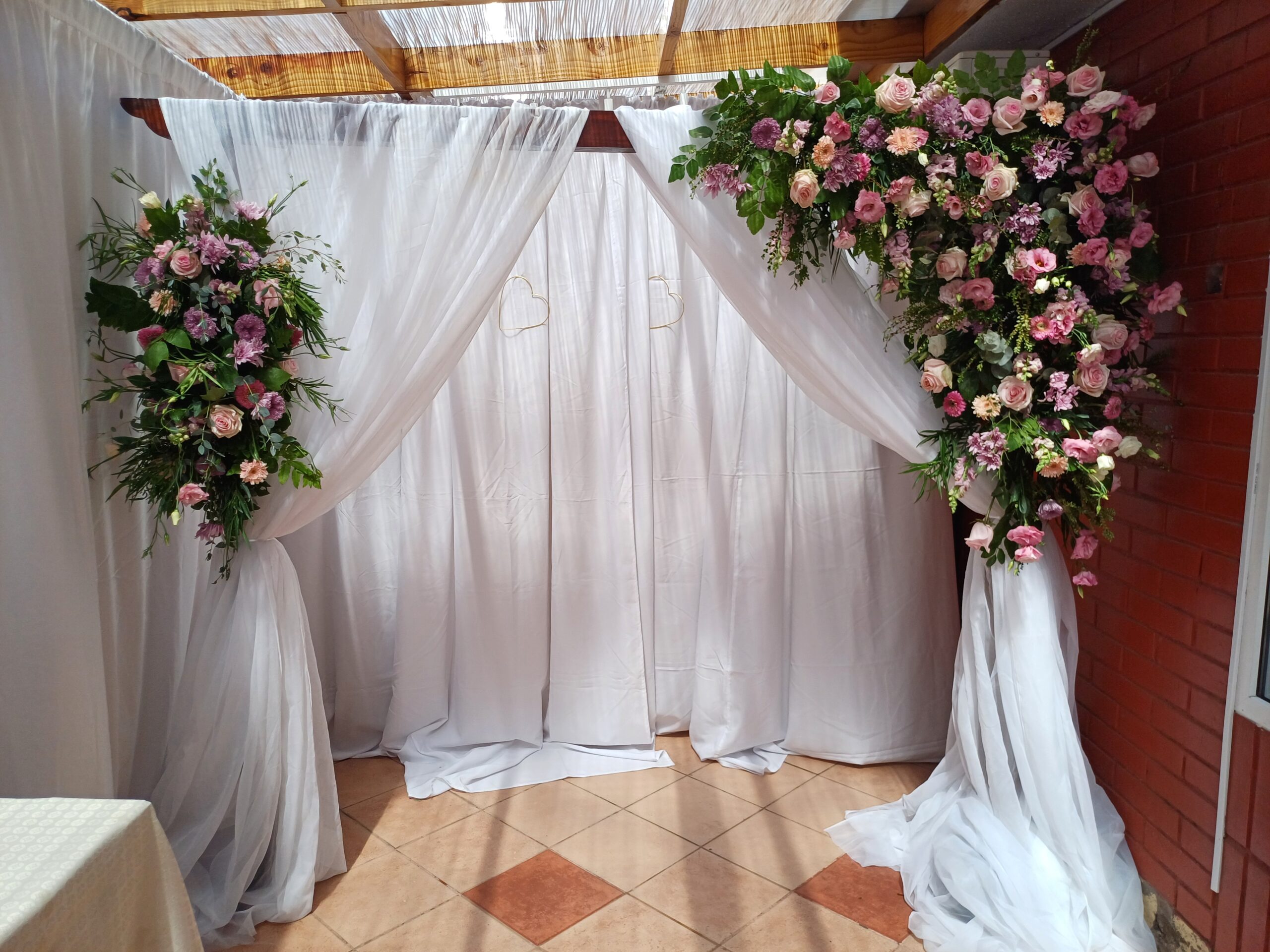 Arco floral con velo 77 - Imagen 2